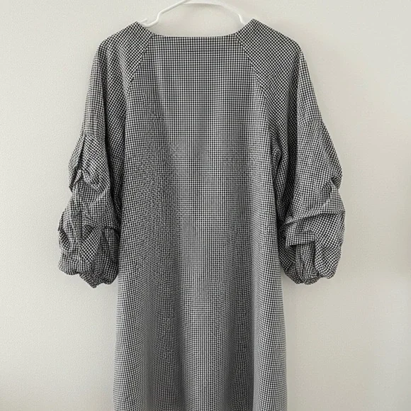 ✨ NWT Neiman Marcus Embroidered Statement Sleeve Dress ✨ - Picture 7 of 10